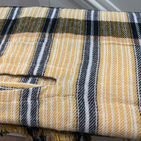 NWT Comfy Luxe Plaid Ruana, Navy and Yellow with front pockets and arm holes - Picture 3 of 7